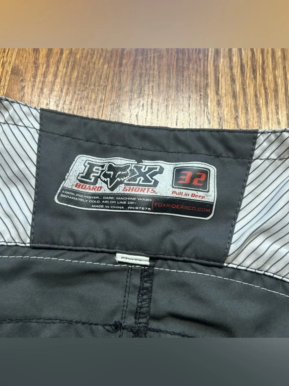 Fox Racing Motocross Men’s Board Shorts Black & White Sz32 Pink Logo 11” Inseam - Picture 3 of 8